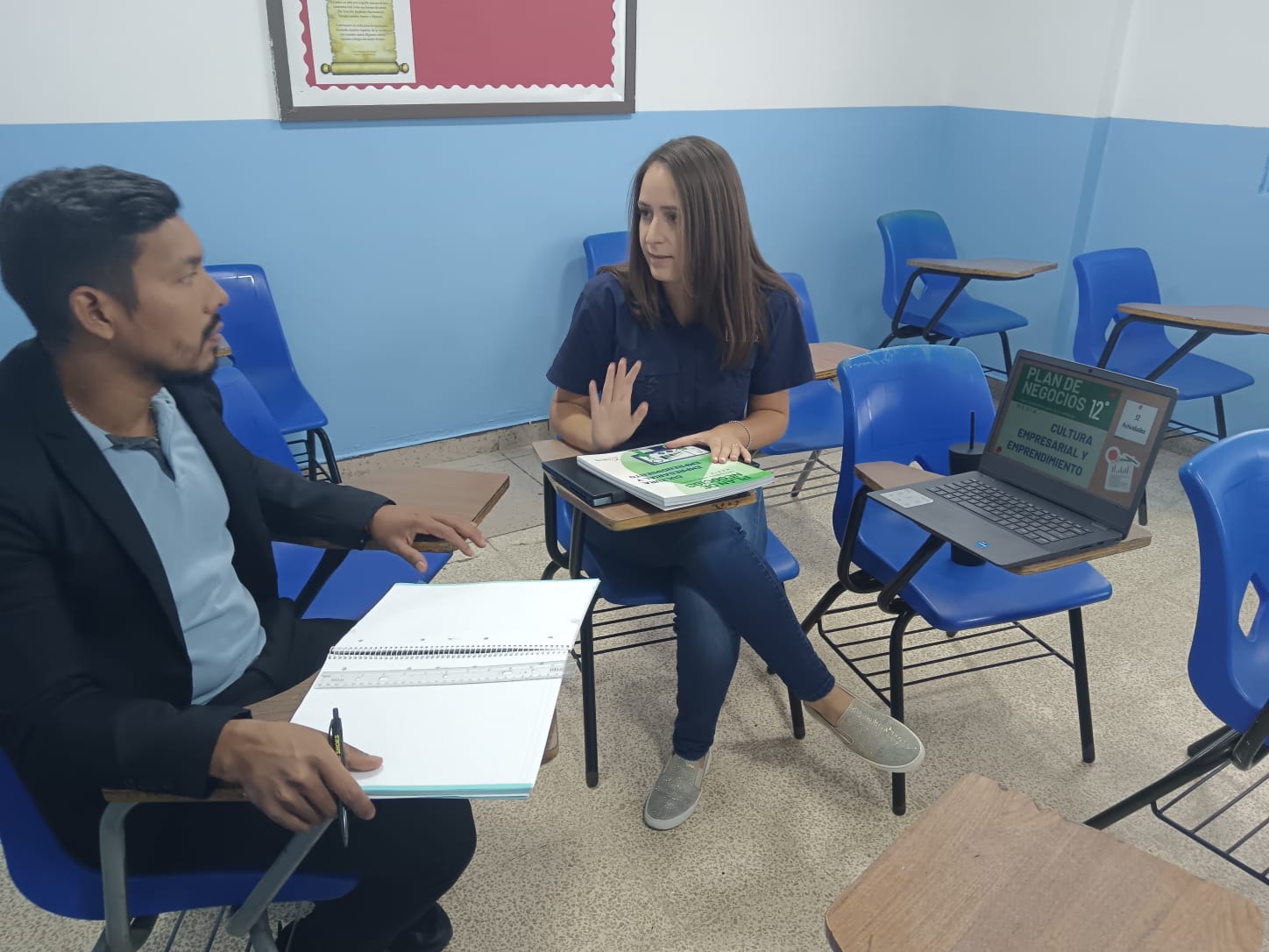 Asesoría individual a docente sobre el texto Plan de Negocios