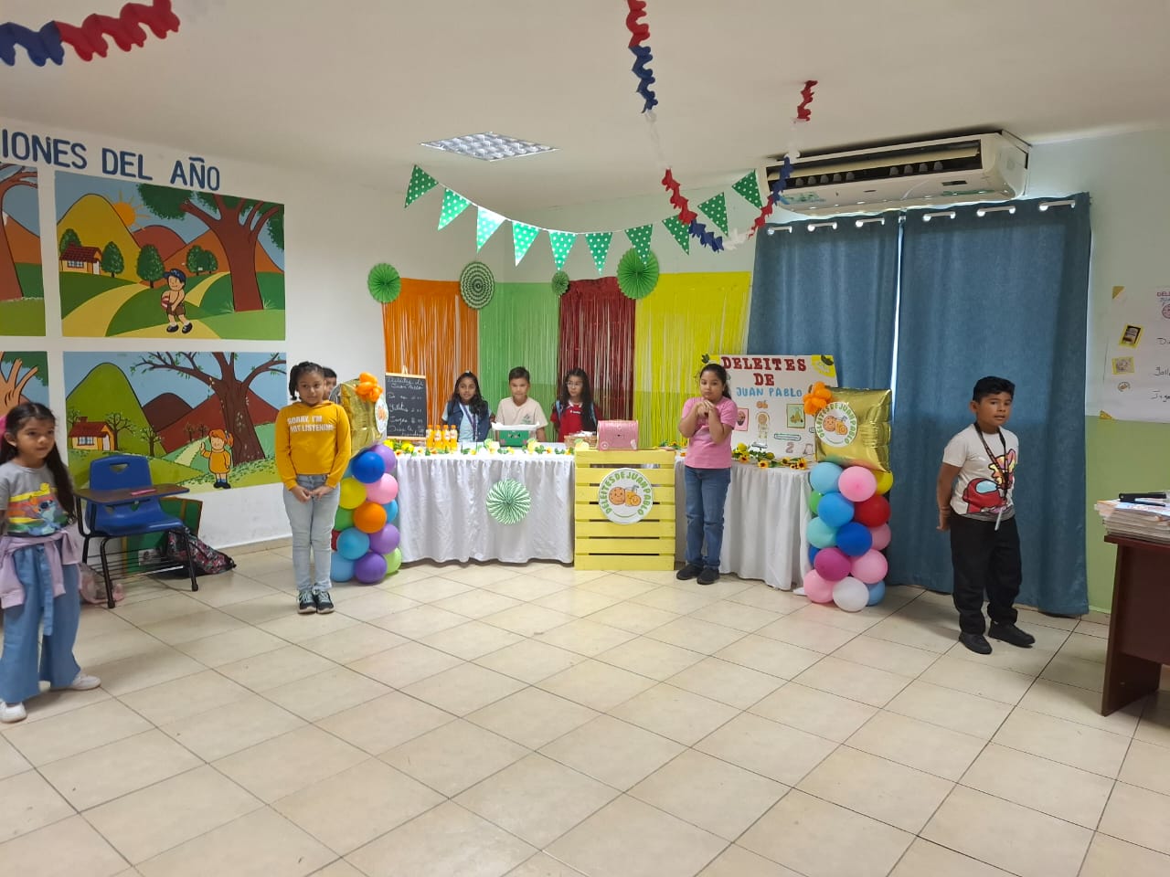 Stand Deleites de Juan Pablo en feria escolar