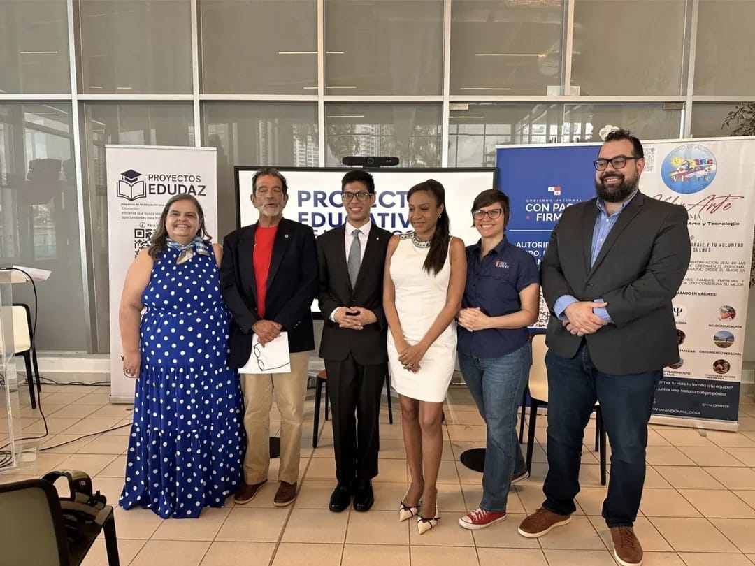 Equipo de Proyectos Edudaz junto a aliados de Educaemprende