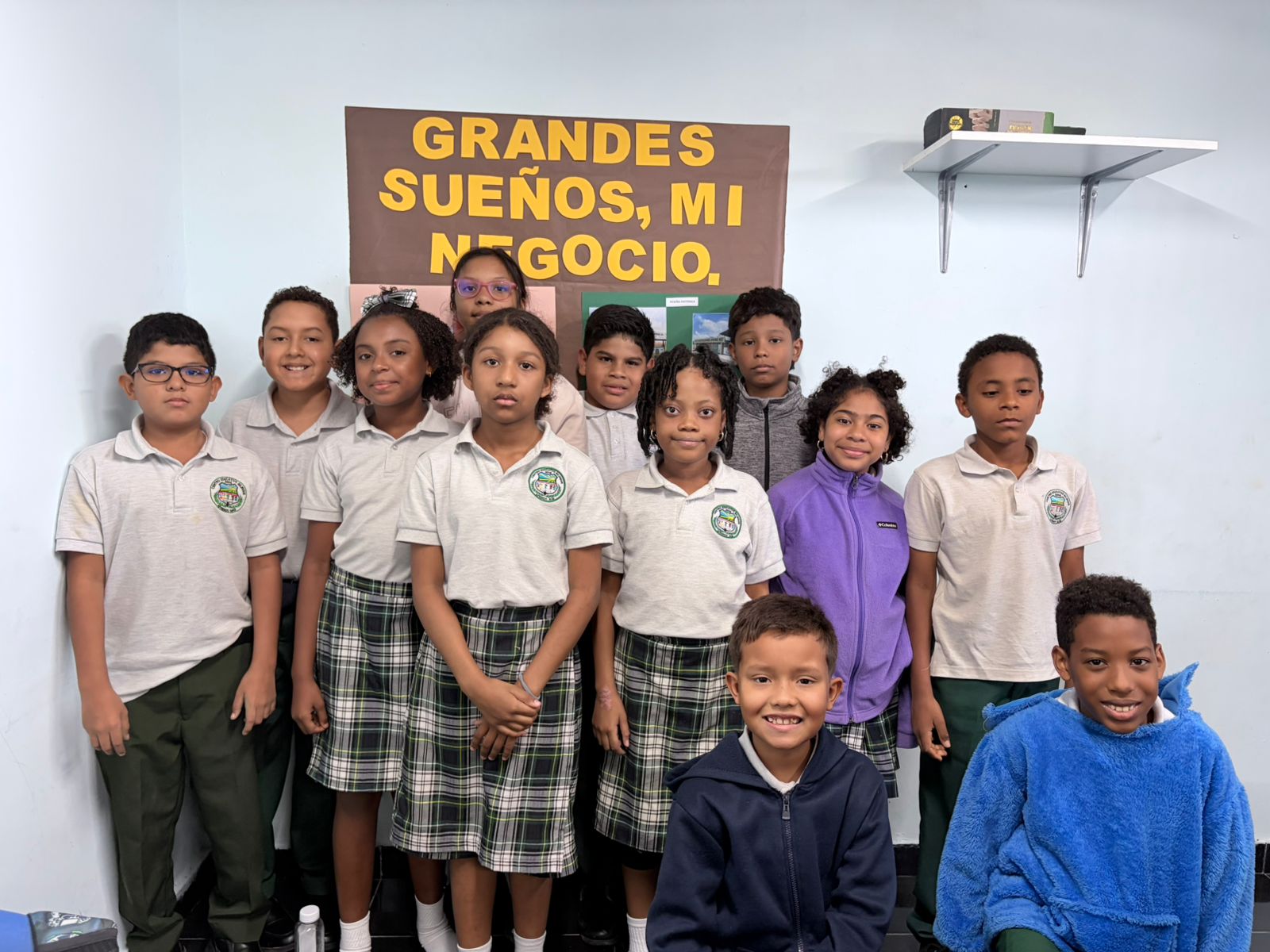 Estudiantes del proyecto Grandes Sueños, Mi Negocio